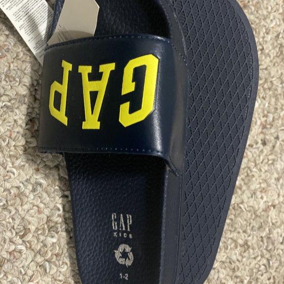 Gap Kids Logo Slide-On Sandals | Color: Blue | Size: 1-2 - Picture 3 of 3
